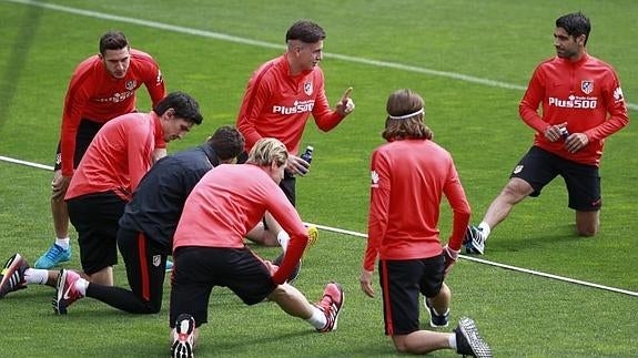 Los jugadores del Atletico se ejercitan en el Cerro del Espino de Majadahonda. 