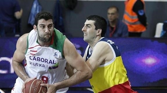 El pívot griego del Baskonia, Iannis Bourousis. Jonathan Gil