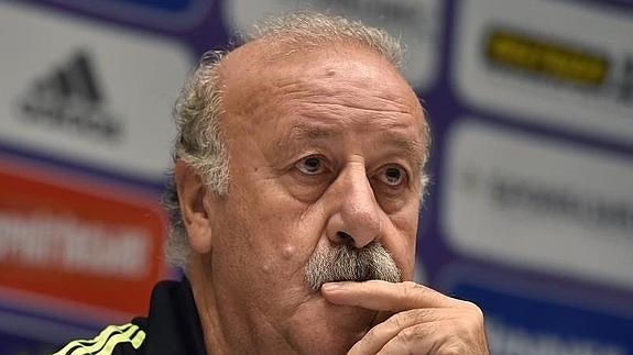 Vicente del Bosque, pensativo. 