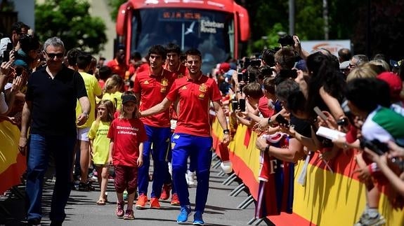 Recibimiento del pueblo austriaco a la selección española. 