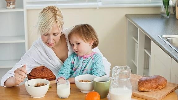 El desayuno es una de las claves a la hora de combatir el sedentarismo infantil. 