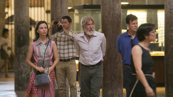 Harrison Ford y Calista Flockhart, durante su visita a la mezquita.