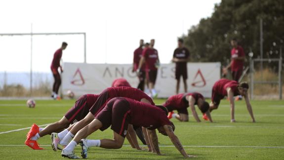 Jugadores del Atlético de Madrid durante un entrenamiento en Segovia. 