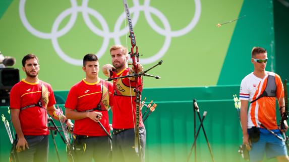 El equipo español, durante la competición. 