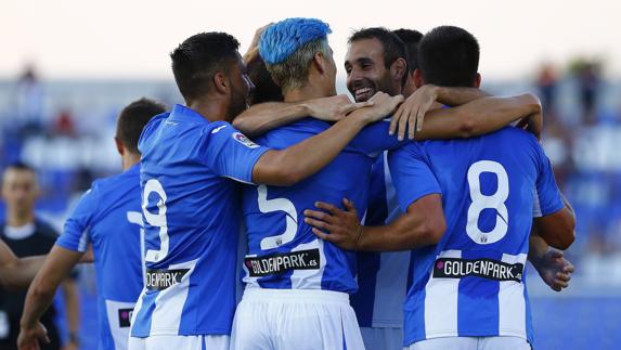 Los jugadores del Leganés celebran un gol durante la pretemporada.