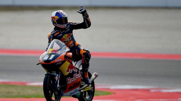 Brad Binder celebra la victoria del GP de San Marino. 