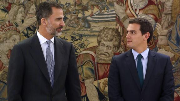 El Rey y Rivera, antes de su audiencia en la Zarzuela. 