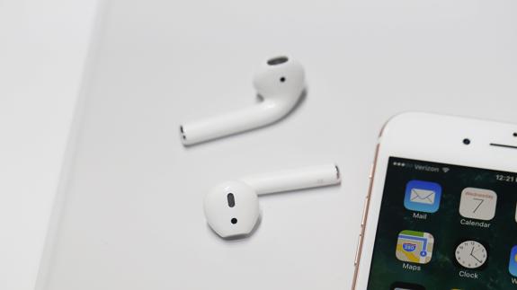 Los auriculares saldrían a la venta en octubre.