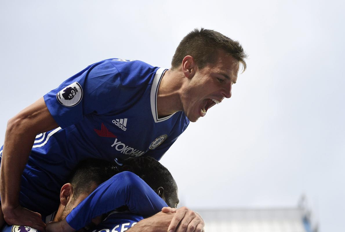 Azpilicueta renueva con el Chelsea hasta 2020