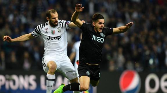 Andre Silva y Giorgio Chiellini. 