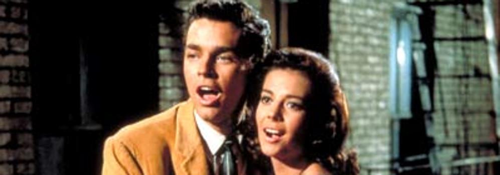 Richard Beymer y Nathalie Wood, en 'West Side Story'.