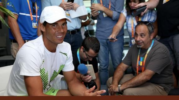 Rafa Nadal, con la prensa, en Miami. 