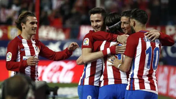 El Atlético celebra uno de los goles. 