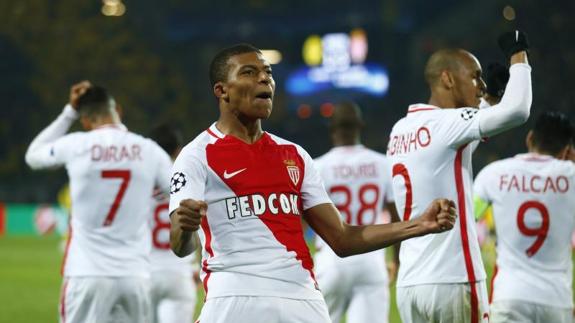 Mbappé celebra un gol. 