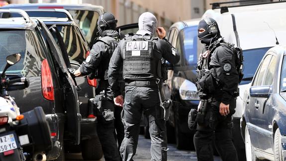Agentes de policía en Marsella.