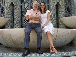 Mario Vargas Llosa y Aitana Sánchez-Gijón. hoy en la presentación de la obra. / EFE