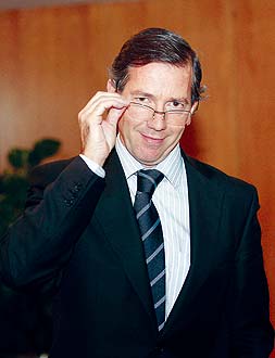 Bernardino León Gross, secretario general de la Presidencia del Gobierno: Diplomático con embajada en Málaga