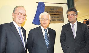 De la Torre, Sánchez y el emnajdor de Polonia. / ÁLEX LOBERA