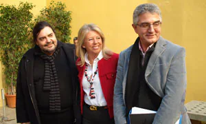 La alcaldesa, Ángeles Muñoz, con el coordinador del Plan, el arquitecto jerezano Manuel González Fustegueras (izquierda) y otro miembro del equipo redactor.