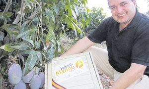 La firma que regenta Werner Stenzig envía cajas de fruta a clientes particulares de diversos países./ SUR