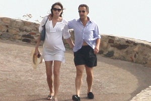 Carla Bruni y Nicolas Sarkozy disfrutan de unos días de vacaciones en la Costa Azul.