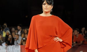 Selma Blair copia el estilo de Beyoncé