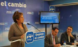 Villalobos califica de "broma de mal gusto" el anuncio de la Junta sobre el impulso del tren litoral