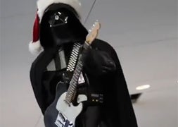 Darth Vader dirige un coro de Navidad en Estados Unidos