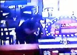 En libertad el acusado de ponerle un cuchillo en el cuello a un policía local