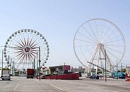 Imagen de la noria de la Feria. / Fernando González
