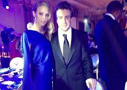 Fernando Alonso y Dasha Kapustina. / Twitter @alo_oficial