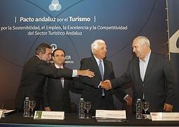 La Junta firma con agentes sociales el nuevo Pacto Andaluz por el Turismo