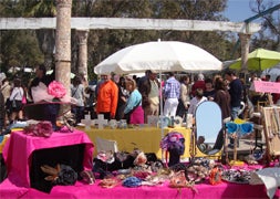 Foto del mercadillo aún en el balneario de Pedregalejo. :. I. M.