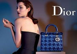 Marion Cotillard, en una de las imágenes de la campaña. / Dior