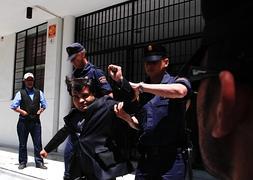 La manifestación terminó con la detención de Cosín. / Antonio Salas I Vídeo: Apoyo a los 'okupas' de las corralas de la Utopía de Sevilla.