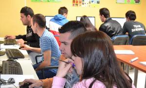 El programa cuenta con una parte de formación teórica