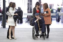 Alfredo di Stéfano, con su novia Gina González el pasado mes de marzo. :: Jack Abuin