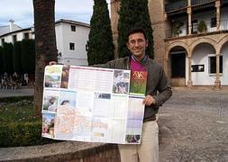 Manuel Perujo está al frente de la empresa 'Ronda Cartográfica'. :: V. Melgar