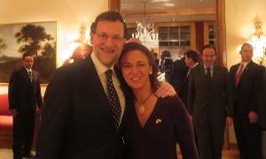 Teresa Valcarce junto a Rajoy, ayer en la recepción celebrada en Washington.