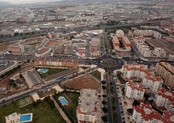 Vista aérea de Málaga, en la zona de expansión oeste. :: Salvador Salas