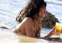Pillan a Rihanna desnuda en un balcón en las colinas de Hollywood
