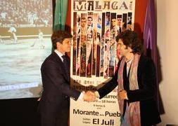 Morante, a la derecha, y El Juli, el día de la presentación del cartel en el antiguo conservatorio María Cristina de Málaga. :: SUR