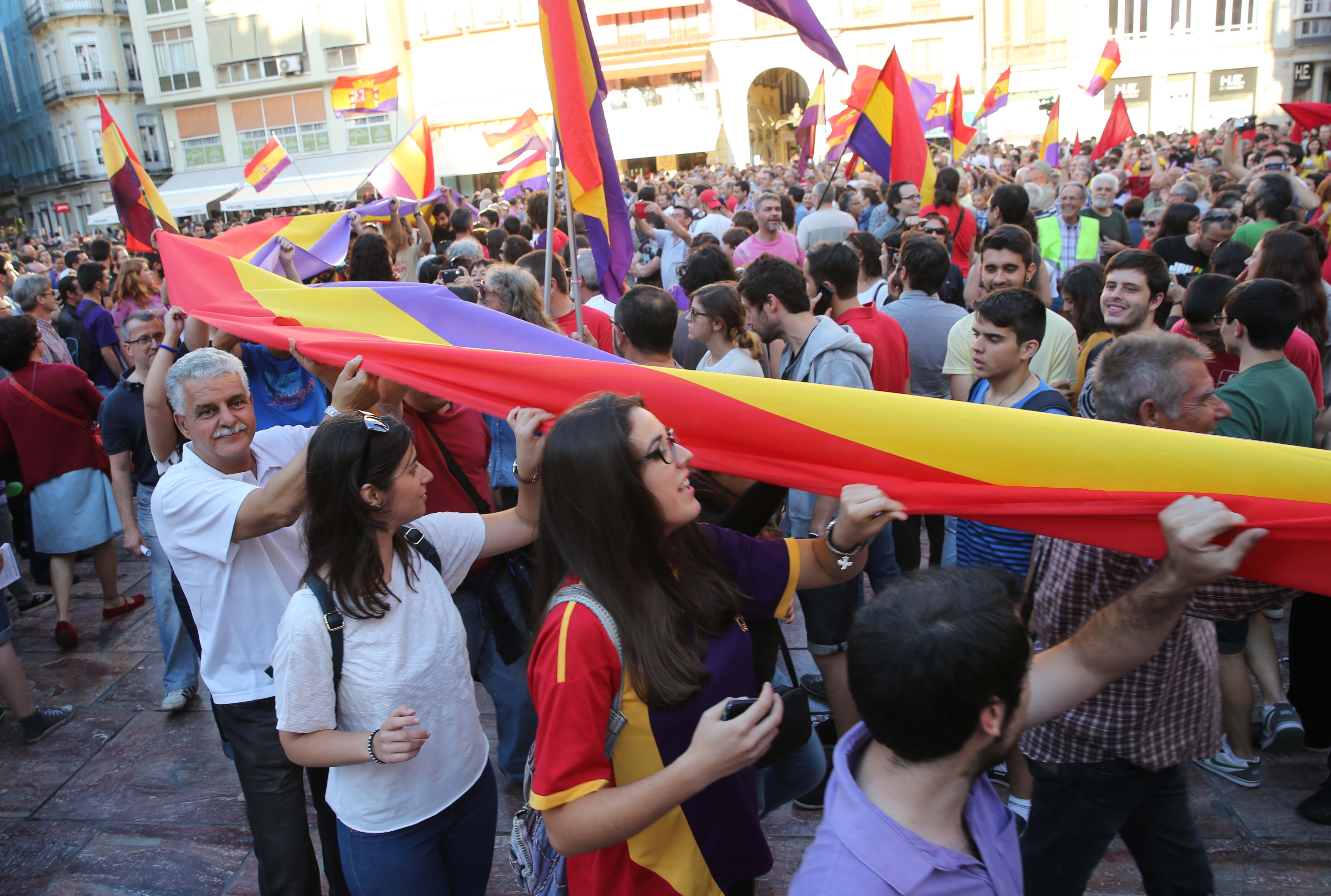 Convocados por IU, Equo, Podemos y otros movimientos sociales como Democracia Real Ya.