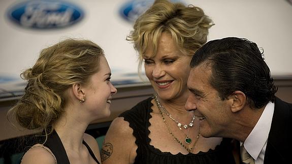 Antonio Banderas, actor español, junto a su esposa Melanie Griffith y su hija Estela.