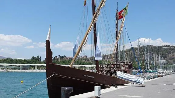 La Carabela, en el puerto de Málaga.