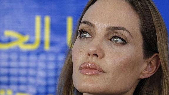 El láser elimina todas las imperfecciones de su rostro.