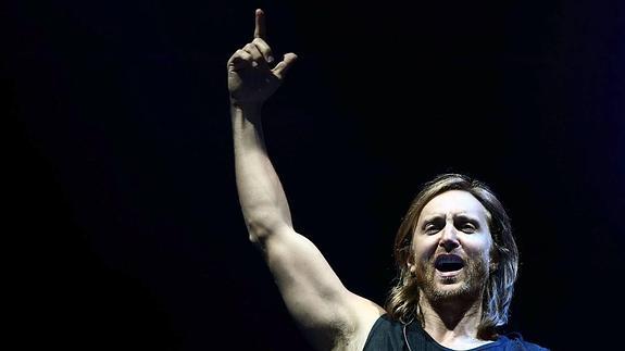 David Guetta en plena sesión en una de sus últimas actuaciones.