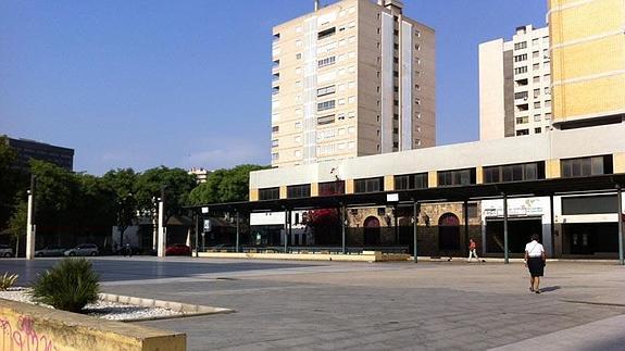 Imagen de la plaza San Juan de la Cruz, junto a la calle Compositor Lehmberg Ruiz. 