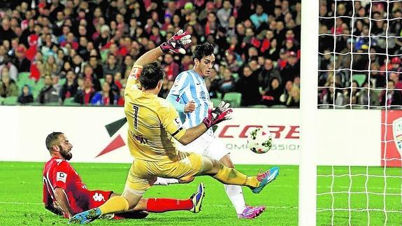 Juanmi, en uno de sus dos goles ante el Adelaide United. 