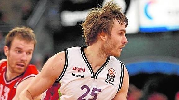 Jelinek, con el Baskonia. 